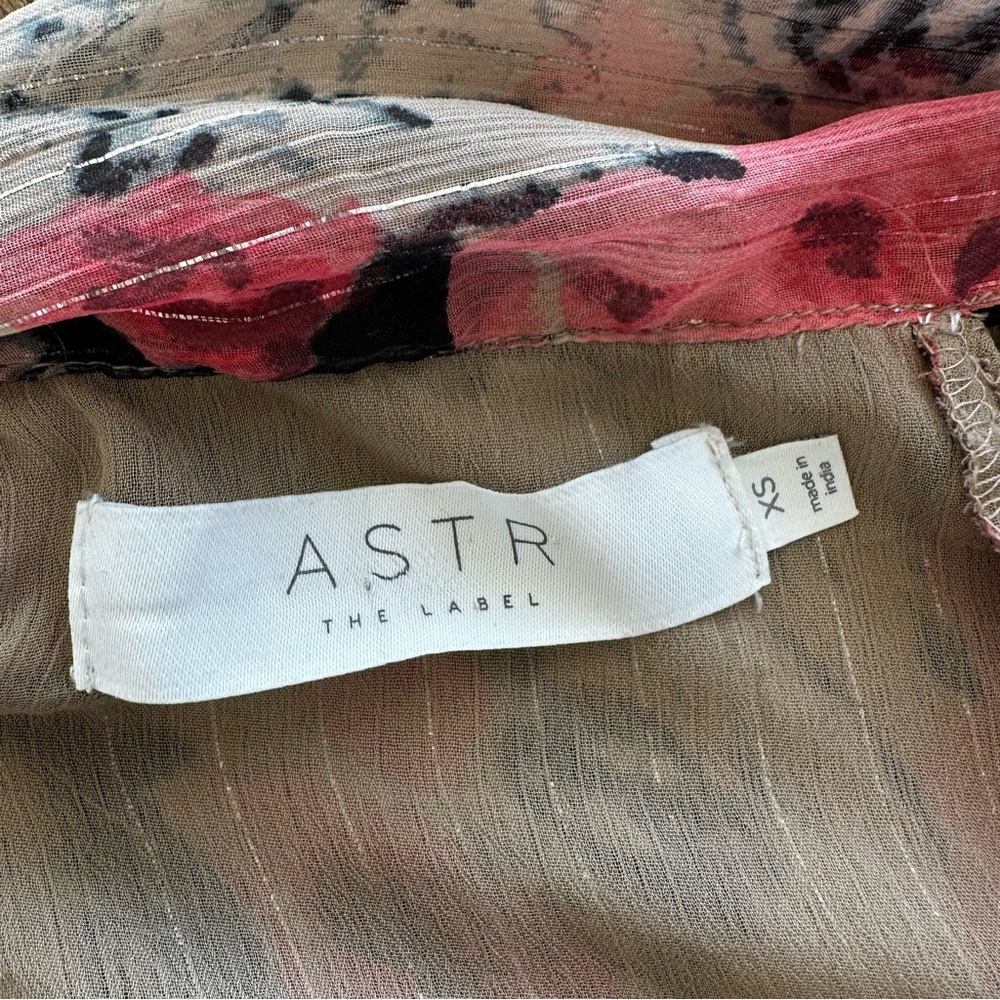 ASTR the Label Eartha Floral Tiered Maxi Dress Multicolor Taupe Pink Stunning - Picture 10 of 15